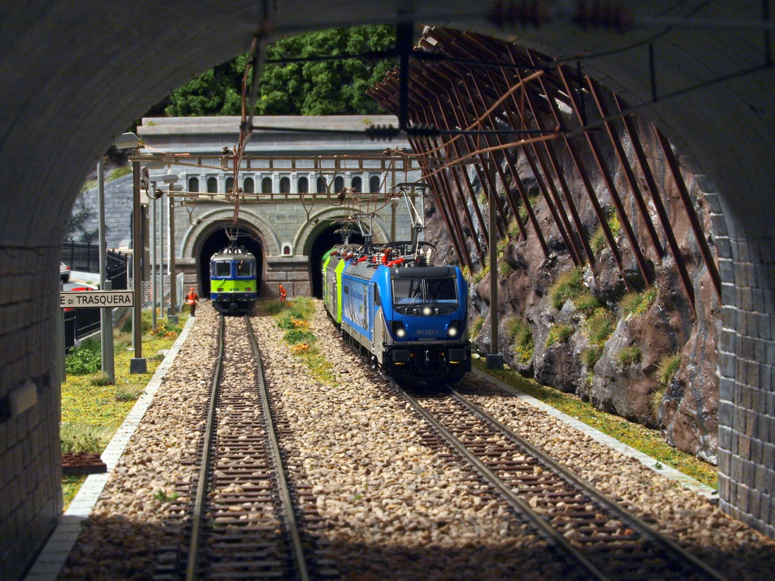 BLS Br 187 002-1_04.JPG