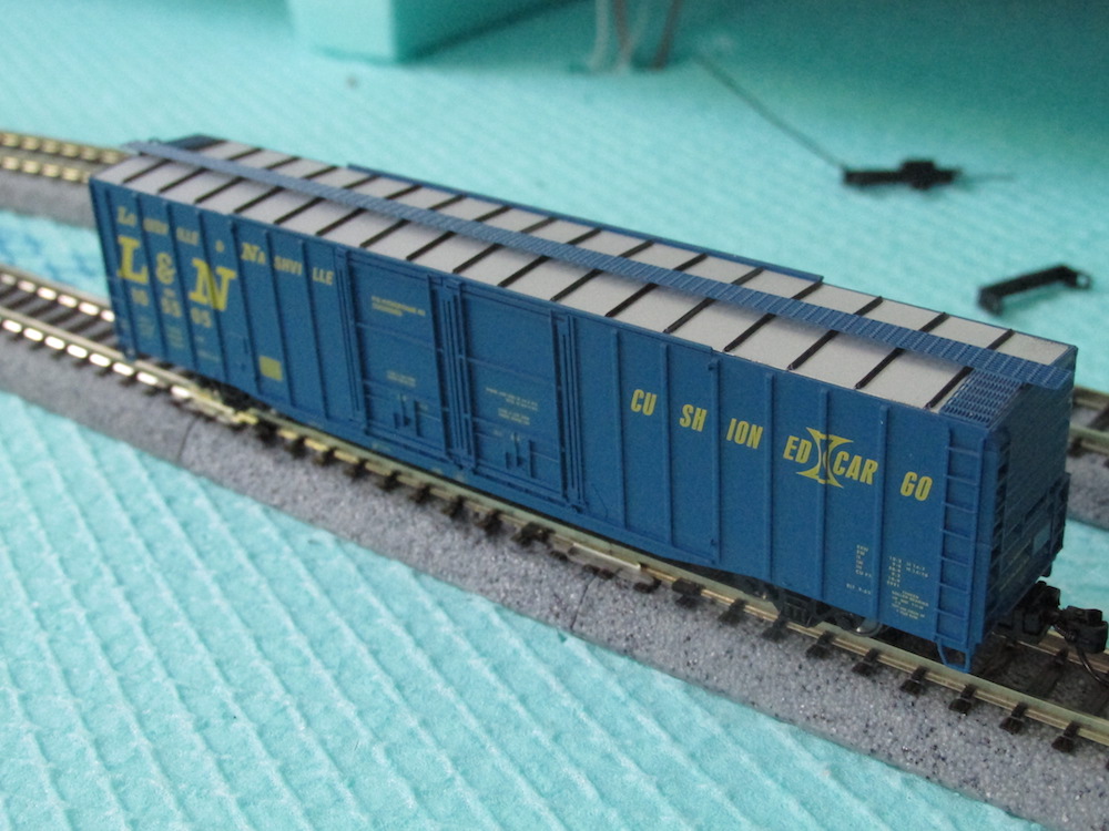 Athearn 60' PS Auto Parts Box Car - Louisville & Nashville 105505.JPG