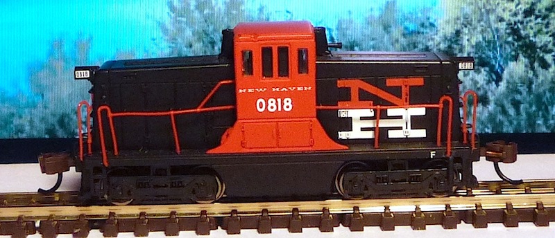 Bachmann Spectrum N  Diesel GE 44-Ton Switcher, Powered, New Haven #0818  02.JPG