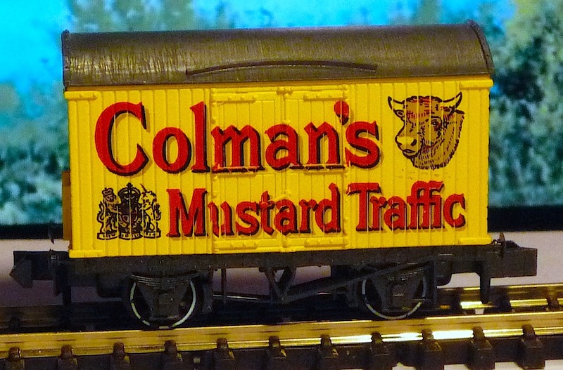 Peco Van %22Colemans mustard%22.JPG