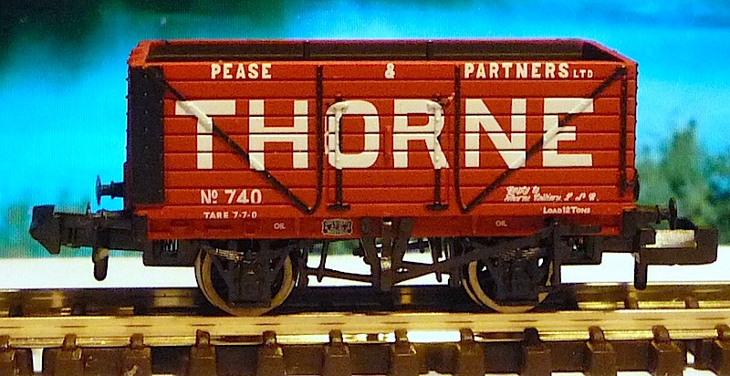 Graham Farish 8 Plank End Door Wagon 'Pease & Partners Ltd (Thorne).JPG