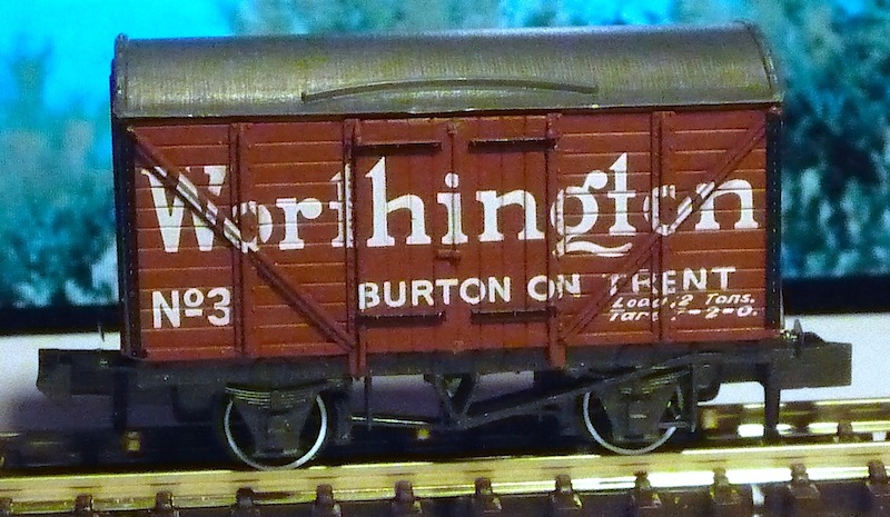 Peco Wagon Box Van Worthington.JPG