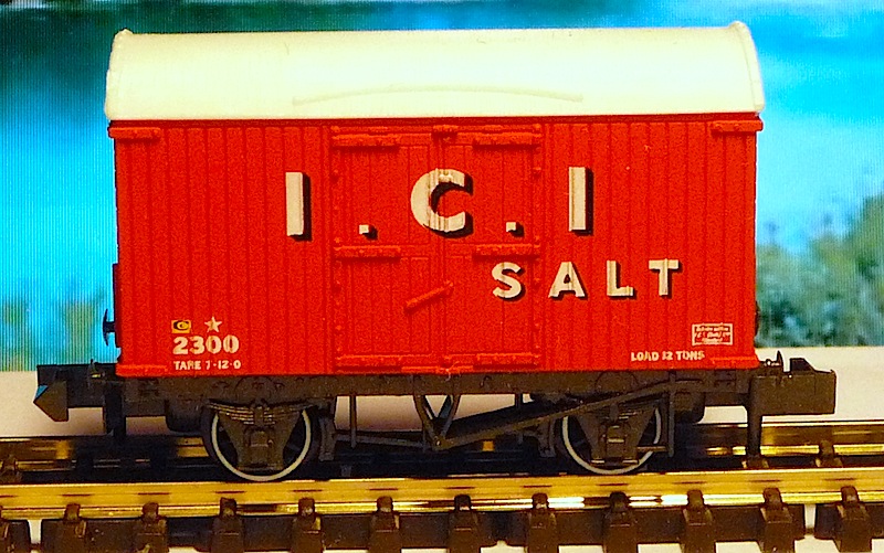 Peco Salt box van in %22I.C.I.%22.JPG