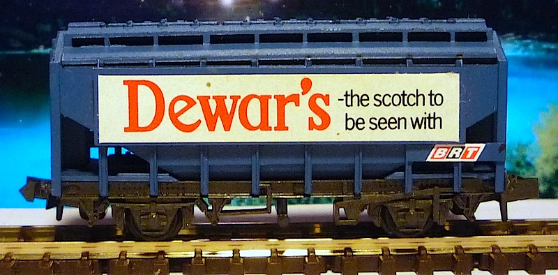 Peco Grain whisky wagon %22Dewars%22.JPG