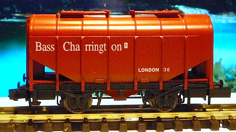 Dapol Bulk grain hopper wagon #36 in %22Bass Charrington%22 red.JPG