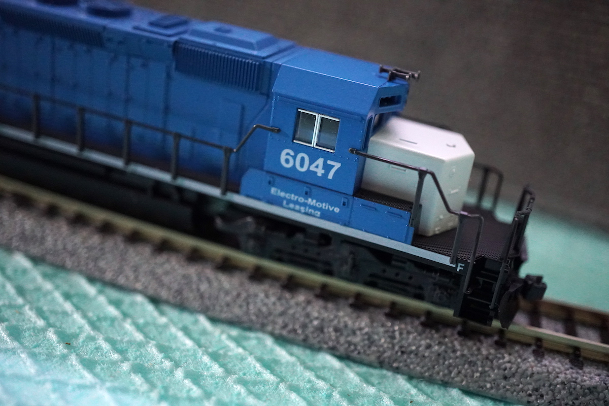 Kato EMD SD40-2 Early Electro Motive Division #6047 3.JPG