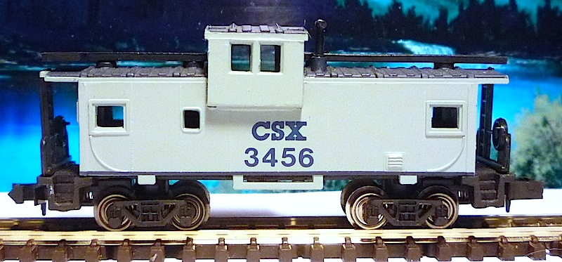 Bachmann American W.V. Caboose in CSX grey livery.JPG