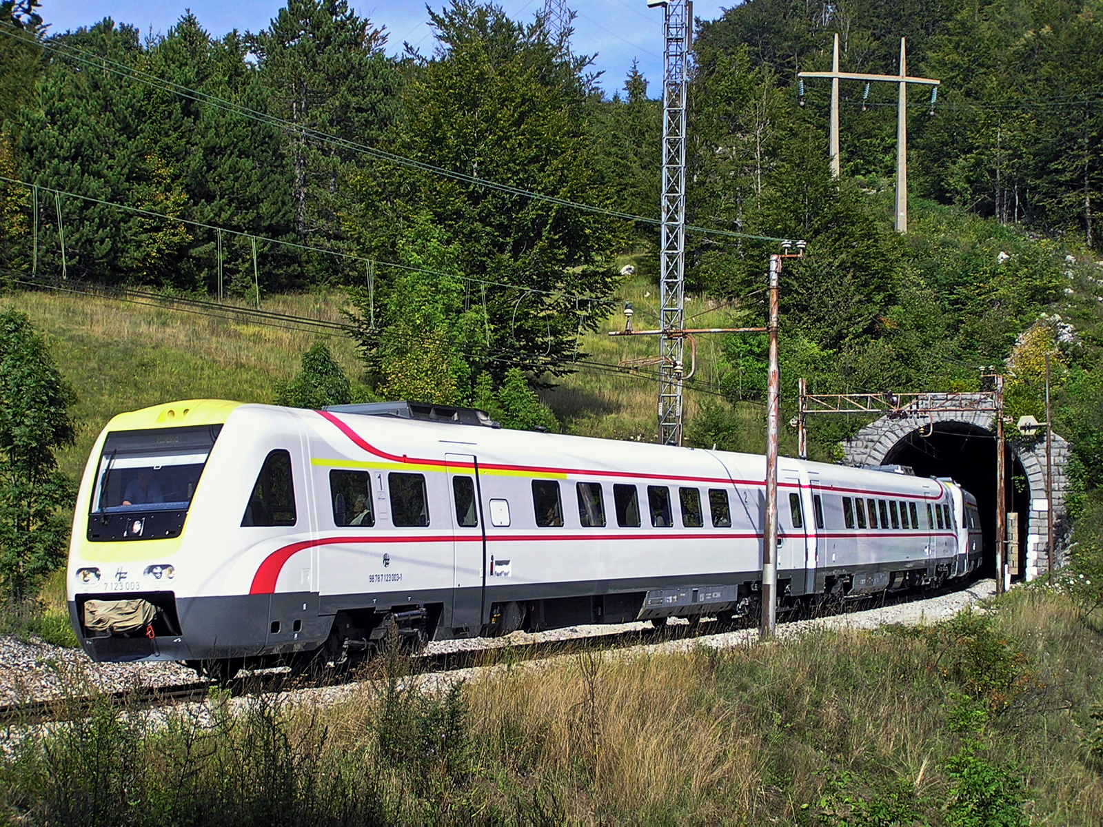 7 123 003+004+005+006,IC 502,tunel Sleme,Lokve,19.09.04AS.JPG