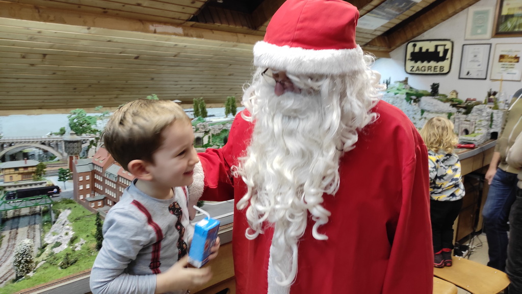 IMG_20211221_183718_resize.jpg