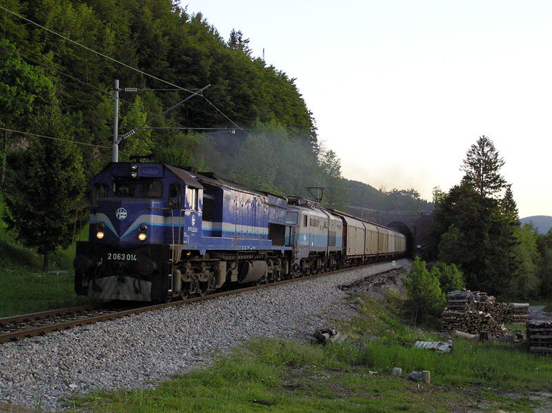 2 063 014+1 061 101,Delnice,26.05.05..JPG