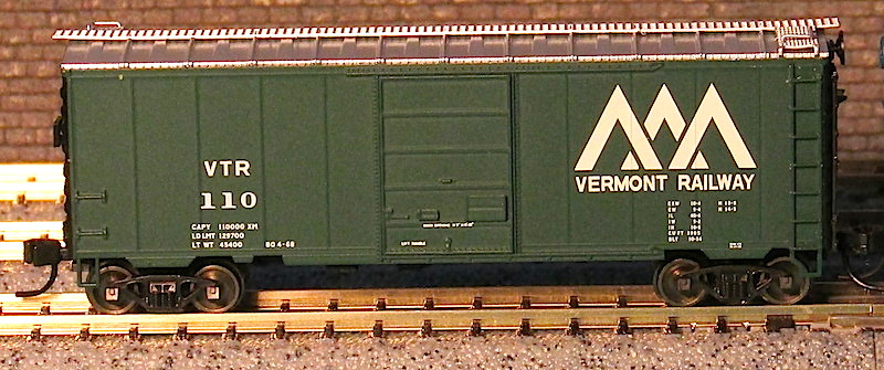 Atlas - 40ft PS1 Box Car - Vermont Railway 110.JPG